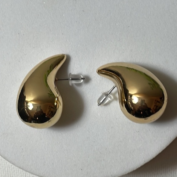 Zara Tear Drop Bottega Gold Earrings - Picture 12 of 16